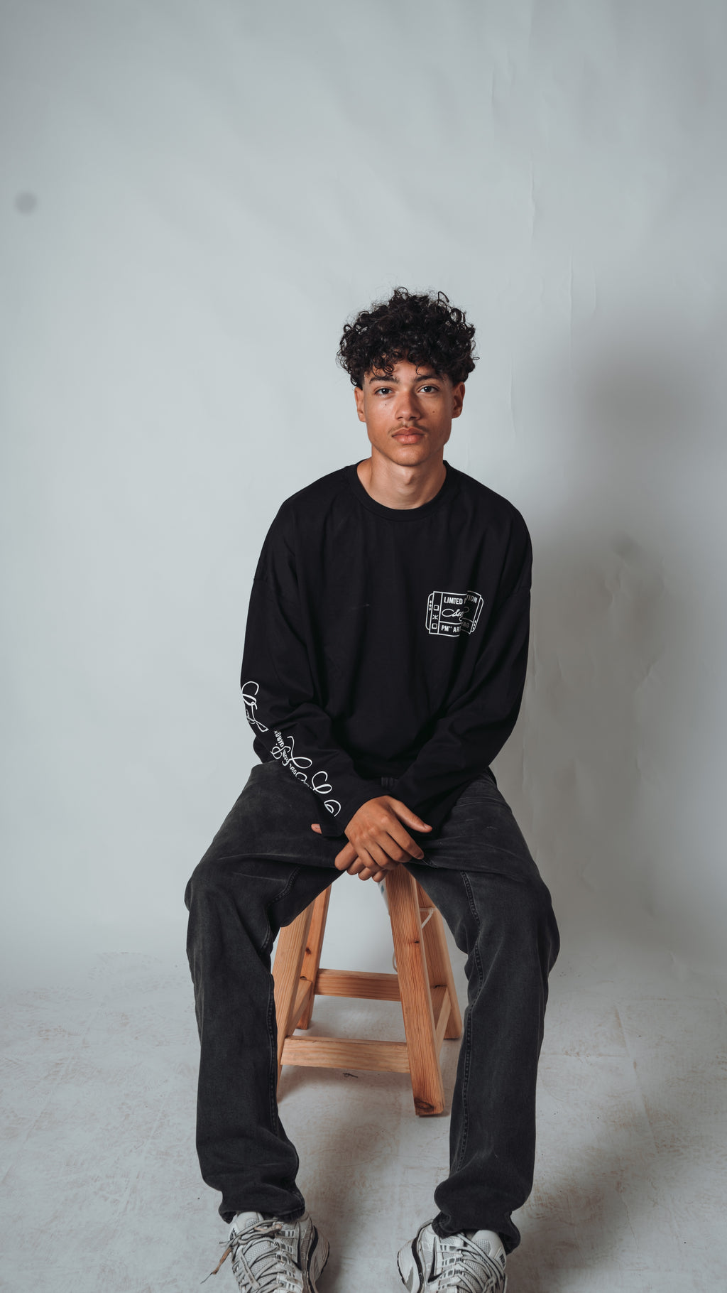 $W4G IS BORN — BLACK LONGSLEEVE 01